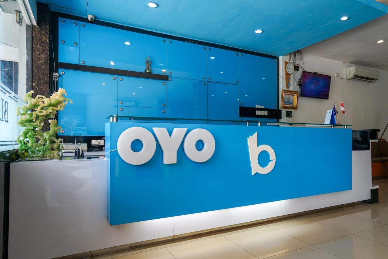 Oyo 575 Blessing Hotel Palembang Exterior photo